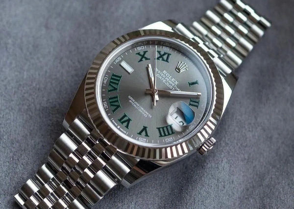 劳力士腕表表壳破裂处理方法(图) 劳力士腕表表壳破裂处理方法(图)